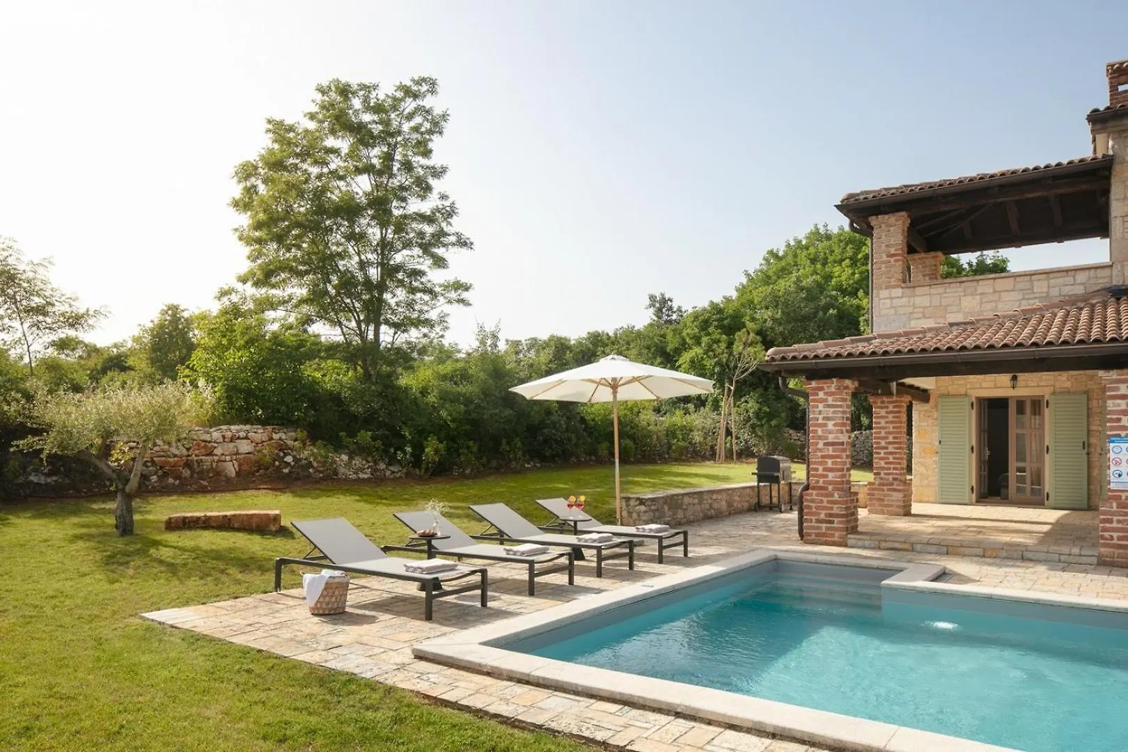 Rustic Villa Calluna & Cardamine With A Pool Sveti Lovrec Pazenaticki
