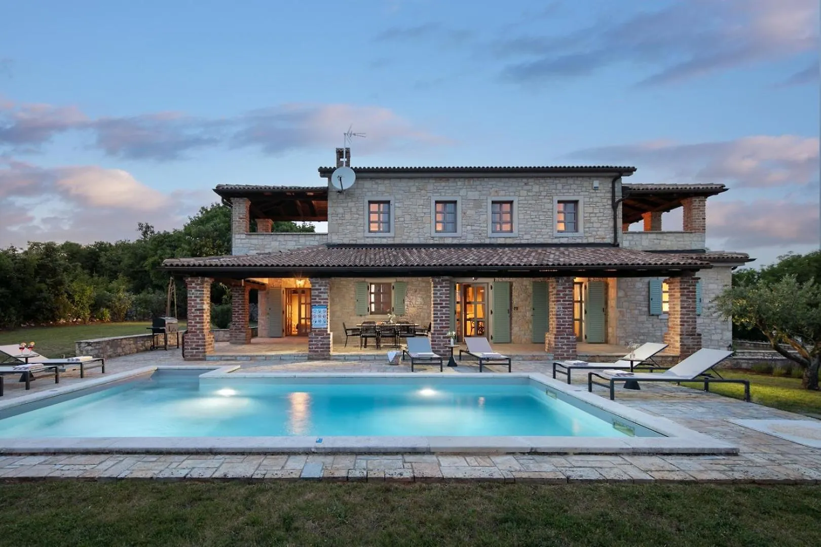 Rustic Villa Calluna & Cardamine With A Pool contacts
